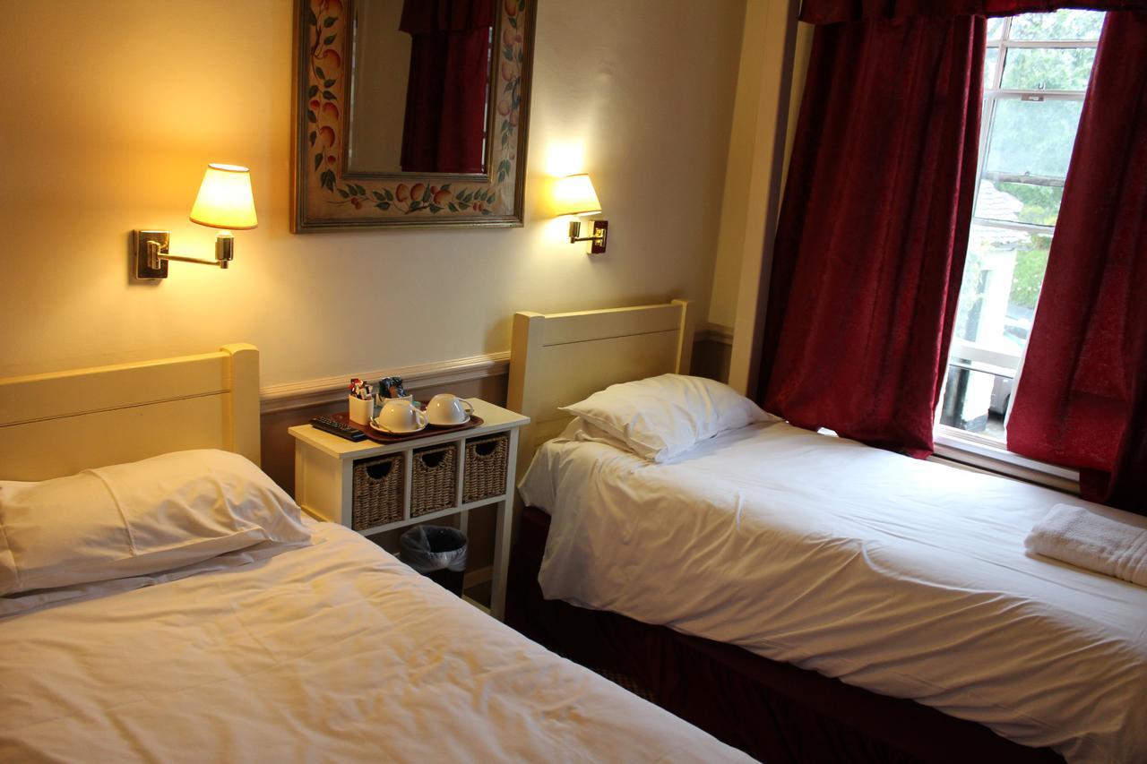 Whyte Harte Hotel Редхилл Экстерьер фото