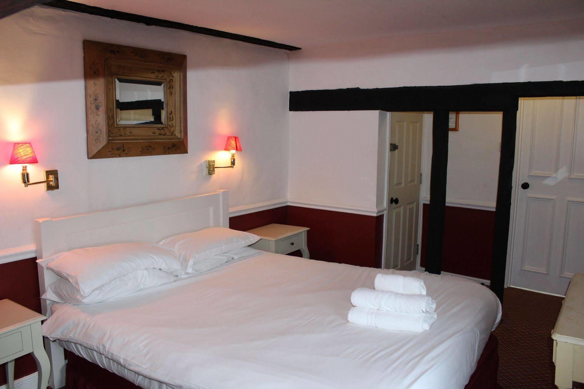 Whyte Harte Hotel Редхилл Экстерьер фото